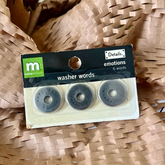 Craft Other - Making Memories Silver Washer Emotion Words Set